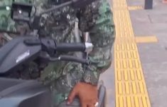 Viral Pemotor Lawan Arus di Trotoar Depok Ngaku Tentara, Ternyata Karyawan Swasta