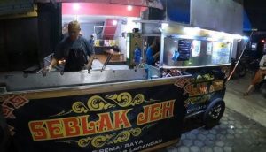 7 Rekomendasi Seblak di Cirebon yang Enak dan Pedas, Cocok Bagi Pecinta Kuliner!