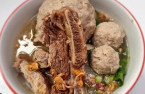 10 Rekomendasi Bakso Enak di Bandung, Ada yang Mulai Rp 5 Ribuan!