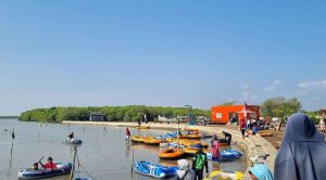 8 Tempat Wisata di Cirebon untuk Liburan Keluarga, Mulai dari Wisata Sejarah hingga Alam