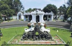 6 Tempat Wisata di Cirebon untuk Liburan Keluarga, Mulai dari Wisata Sejarah hingga Alam