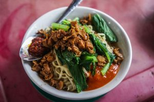 7 Rekomendasi Mie Ayam Enak di Bekasi, Ada yang Legendaris hingga Viral!