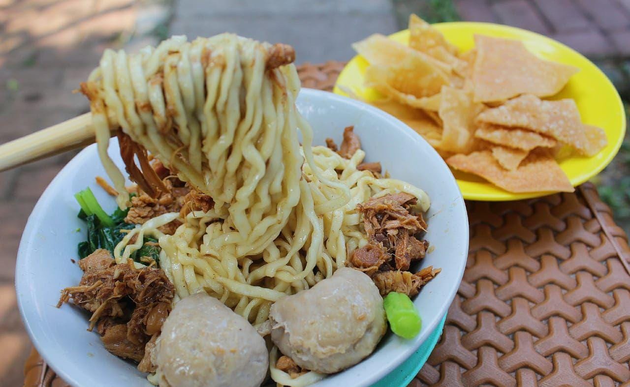 7 Rekomendasi Mie Ayam Enak di Bekasi, Ada yang Legendaris hingga Viral!