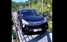Dedi Mulyadi Soroti Aksi Minibus Nekat Melintas Jembatan Gantung di Cianjur, Bupati Diminta Bertindak
