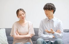 Bukan Cuma Soal Penampilan, Ini 10 Hal Kecil yang Diam-Diam Bikin Orang Makin Suka Sama Kamu!