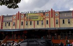 Pemkot Bekasi Siagakan Satpol PP di Pasar Baru, Pedagang Bandel Masih Nekat Berjualan