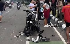 Nekat Lawan Arus, Pengendara RX King Tabrak Vario di Pakansari Bogor, 3 Orang Terluka