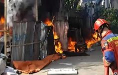 Lapak Pengepul Rongsokan di Bogor Timur Terbakar, Tiga Unit Damkar Diterjunkan