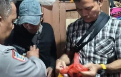 Tega! Dua Pria Gasak Tas Berisi Uang dan Emas Saat Rumah Warga Cirebon Terbakar