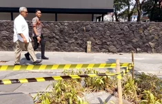 Lapangan Padel di Bandung Disegel usai Tebang 10 Pohon Tanpa Izin, Terancam Dipidana
