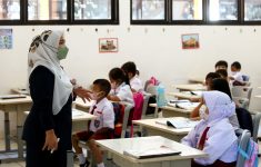 Sekolah di Bandung Tak PJJ, Siswa Wajib Pakai Masker dan Batasi Aktivitas