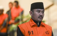 KPK Kembangkan Kasus Suap Bupati Bekasi, Anggota Polri Turut Diperiksa