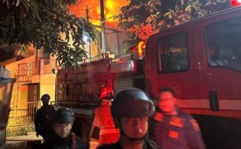 Pabrik Kancing dan Rumah Kosong Terbakar di Bekasi, Brimob Ikut Amankan Lokasi