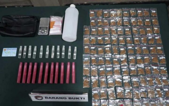 Polisi Sita 106 Paket Tembakau Sintesis di Depok, Remaja 18 Tahun Ditangkap